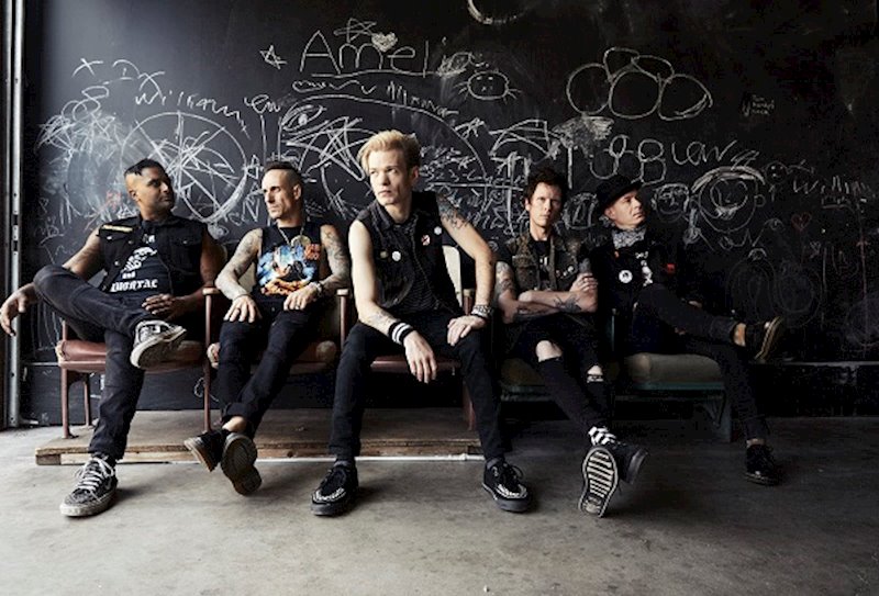 Sum 41’s Final Album “Heaven :x: Hell” Might Be Their Best&nbsp;Yet